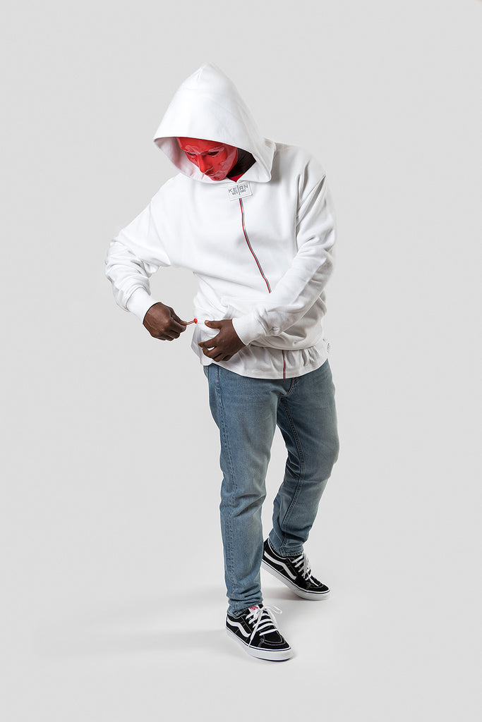 Perfect fit white hoodie with reflective print / embroidery and adjustable length. This sustainable hoodie is made of recycled PET bottles from the ocean and organic cotton.