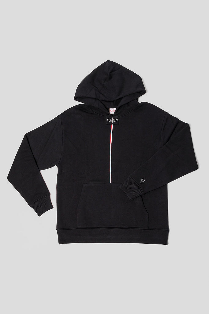 Perfect fit black hoodie with reflective print / embroidery and adjustable length. This sustainable hoodie is made of recycled PET bottles from the ocean and organic cotton.